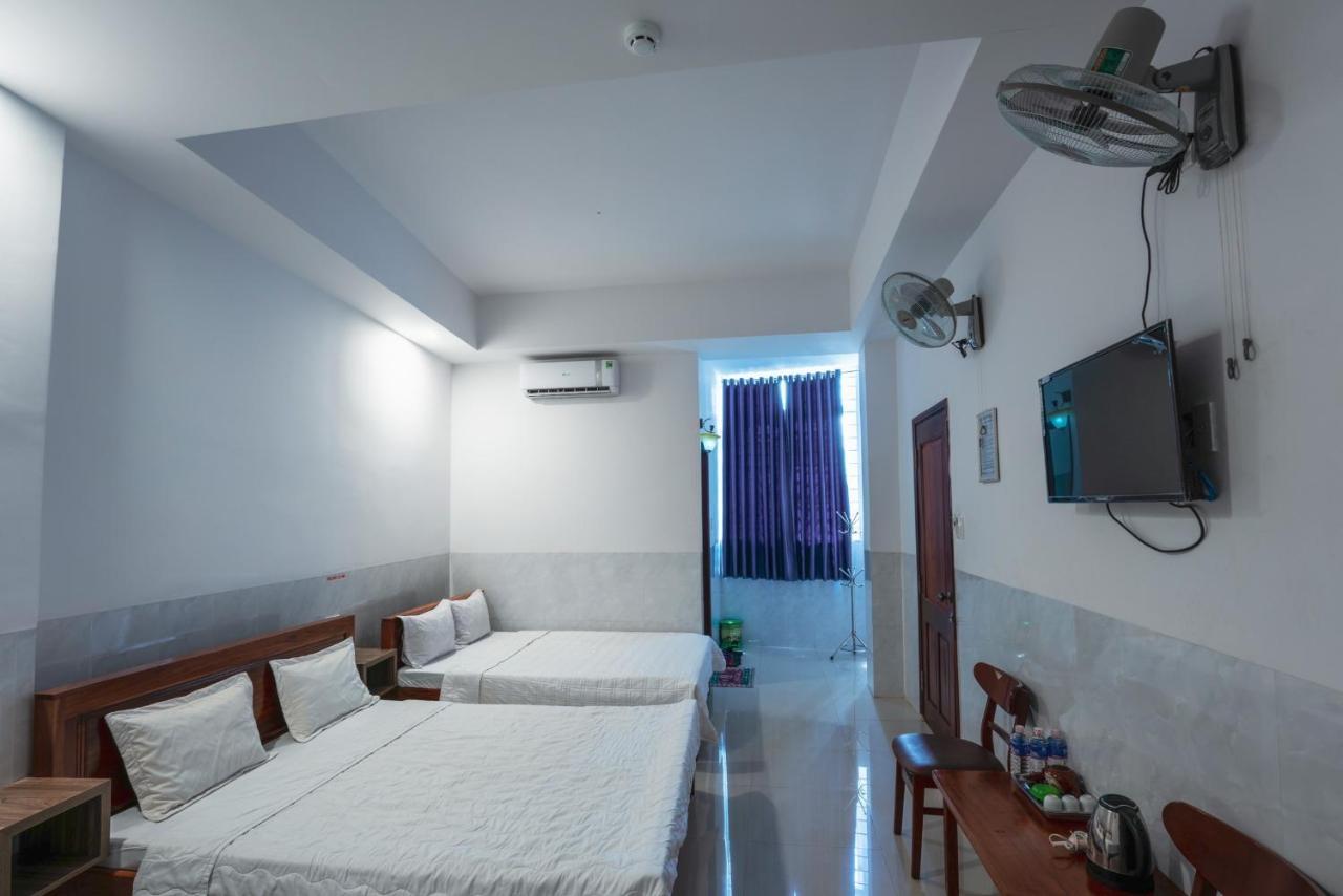 Thanh Ngoc Motel Буонметхуот Экстерьер фото