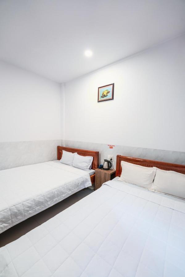 Thanh Ngoc Motel Буонметхуот Экстерьер фото