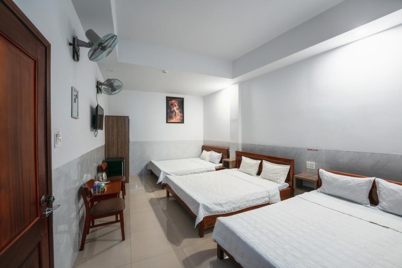 Thanh Ngoc Motel Буонметхуот Экстерьер фото